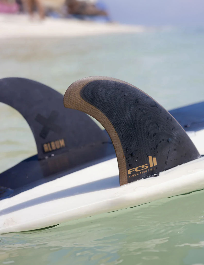FCS II Album Twin + 1 PG Fins Medium/Large - Black/Gold
