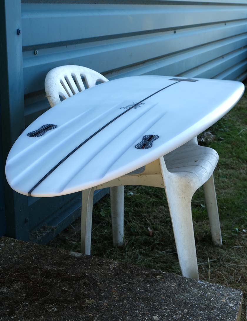 Form Flow Stik Pro Surfboard 6ft 10 FCS II - White