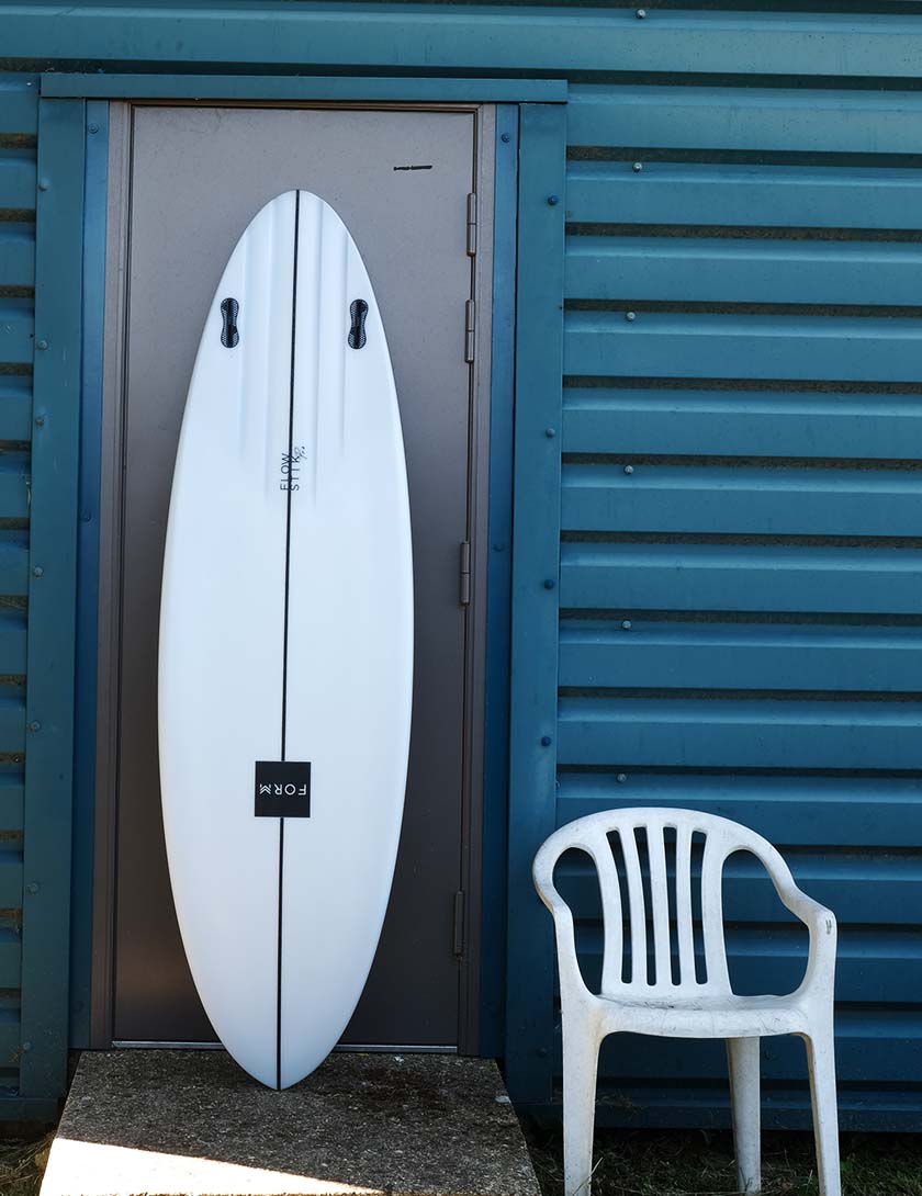 Form Flow Stik Pro Surfboard 6ft 10 FCS II - White