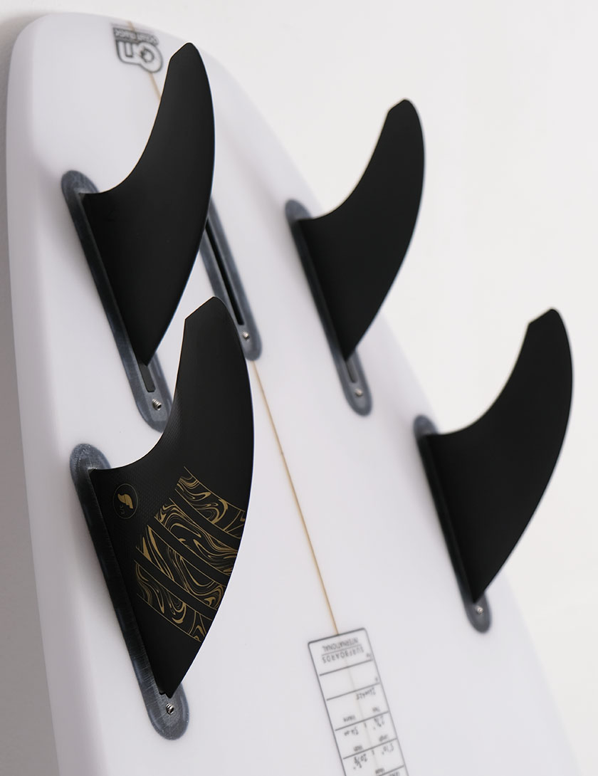 Futures 3/2 Vector Alpha Tri-Quad Fins Medium - Carbon/Gold